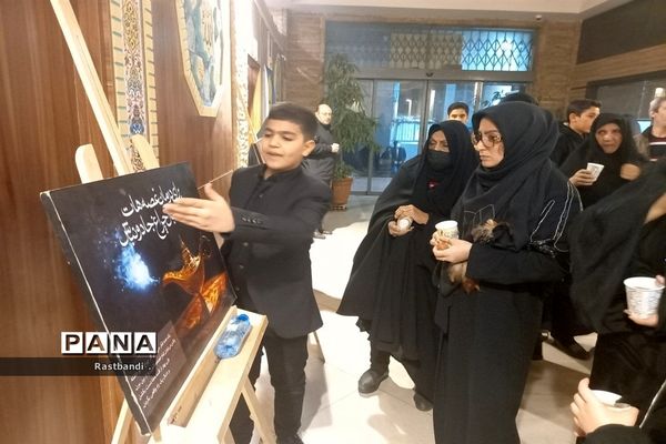 اجرای تابلو مصور مهدوی توسط گروه فرهنگی مذهبی یاوران آفتاب