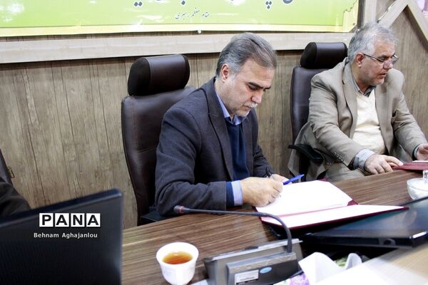 انعقاد تفاهم‌نامه آموزش و پرورش استان زنجان با قرارگاه عدالت آموزشی بنیاد احسان