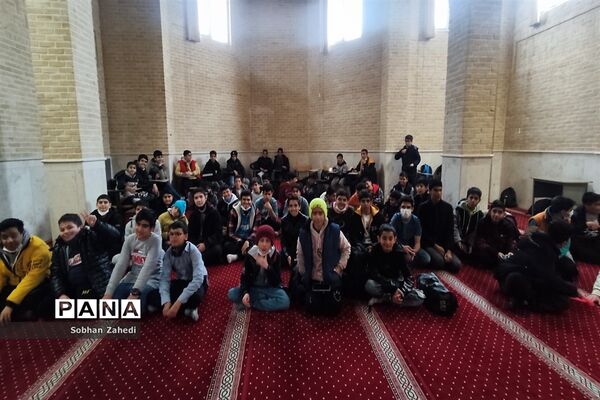 اردوی دانش‌آموزان مدرسه امام علی(ع) ۲ رودهن در مجتمع فرهنگی تفریحی امام صادق(ع)