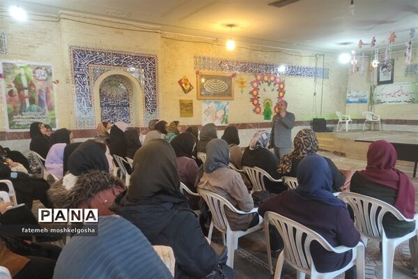 برگزاری جلسه آموزش خانواده در مدارس ناحیه 3 شیراز