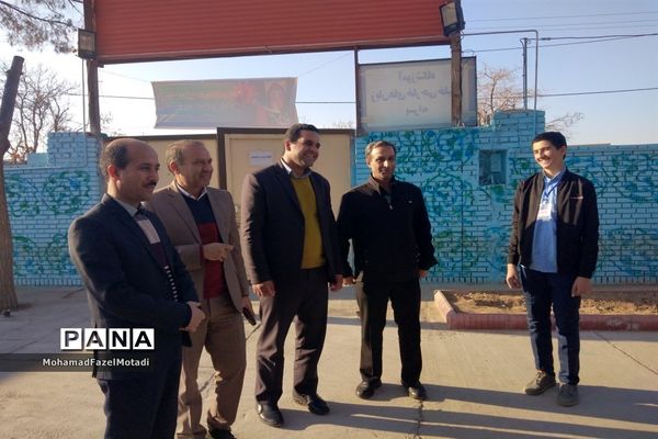 بازدید مدیر آموزش و پرورش خلیل‌آباد از اجرای طرح مدام در دبیرستان رئیس‌زاده