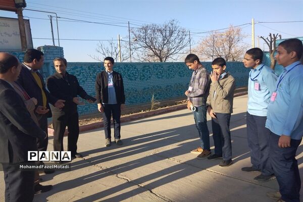 بازدید مدیر آموزش و پرورش خلیل‌آباد از اجرای طرح مدام در دبیرستان رئیس‌زاده