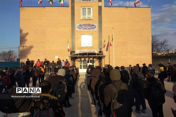 بازدید مدیر آموزش و پرورش خلیل‌آباد از اجرای طرح مدام در دبیرستان رئیس‌زاده