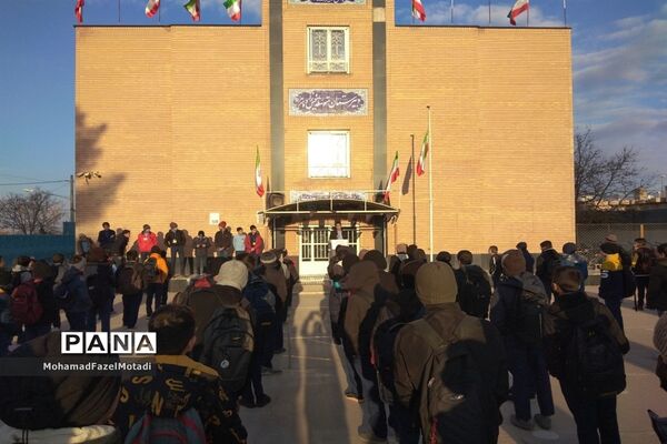 بازدید مدیر آموزش و پرورش خلیل‌آباد از اجرای طرح مدام در دبیرستان رئیس‌زاده