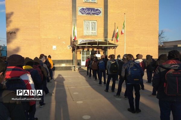 بازدید مدیر آموزش و پرورش خلیل‌آباد از اجرای طرح مدام در دبیرستان رئیس‌زاده