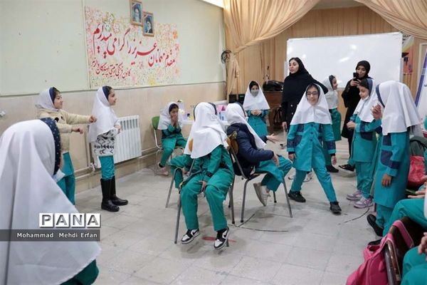 جنگ جوانه‌ها در مدارس شهرستان آباده