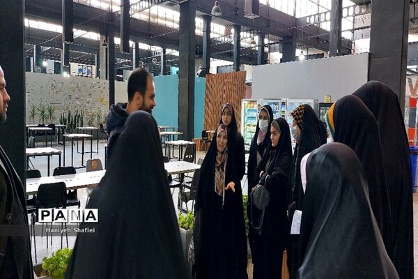 اردوی راهیان پیشرفت و بازدید دانش‌آموزان بسیجی از کارخانه نوآوری شیراز
