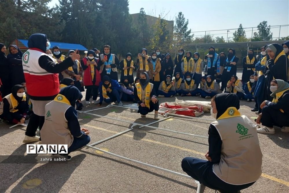 برگزاری دوره دوم کارگاه آموزشی یاور مربیان  دختر ناحیه 3 شیراز