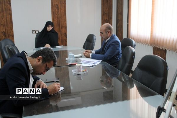 جلسه توجیهی طرح انسداد مبادی بیسوادی در بوشهر