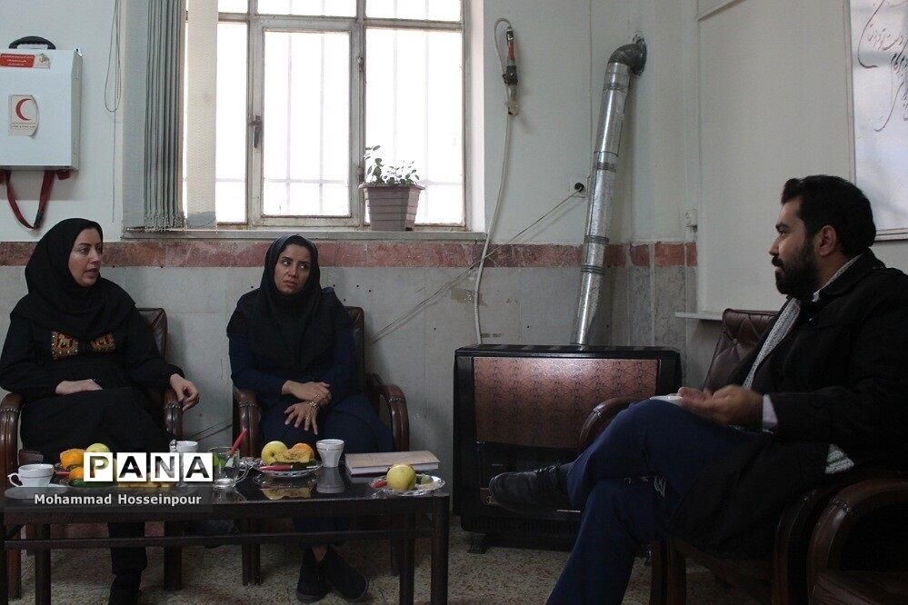 بازدید مدیر سازمان دانش‌آموزی شهرستان‌های استان تهران،  از مرکز مشاوره بهارستان‌دو