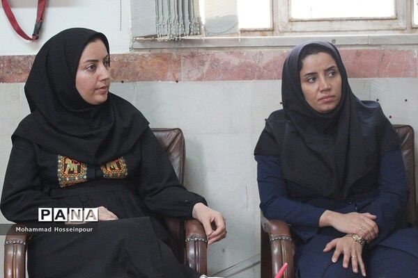 بازدید مدیر سازمان دانش‌آموزی شهرستان‌های استان تهران،  از مرکز مشاوره بهارستان‌دو