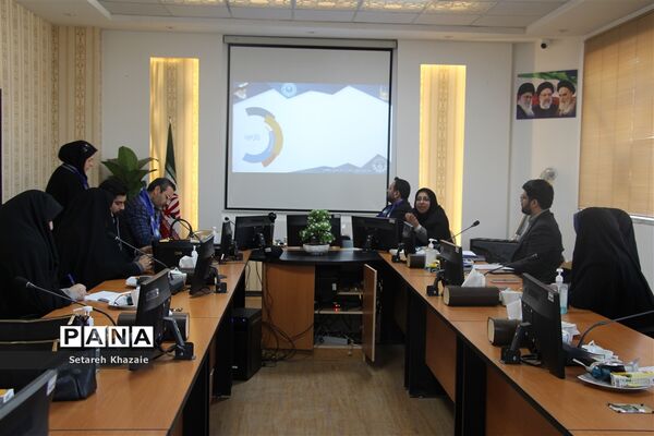 نشست تبیین طرح ملی مفاخر خراسان رضوی در ناحیه6