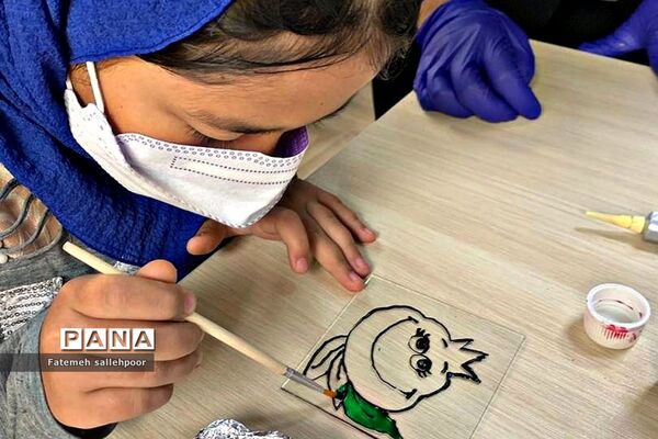 کارگاه آمادگی برای یلدای رنگی با کودکان در قرچک