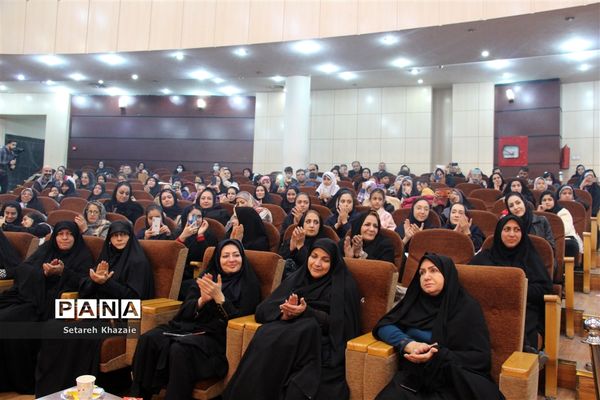 جشن دختران افتخارآفرین مدارس غیردولتی مشهد