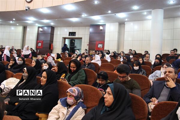 جشن دختران افتخارآفرین مدارس غیردولتی مشهد