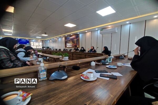 جلسه اعضای مجلس دختران دانش‌آموزی ناحیه 3 مشهد