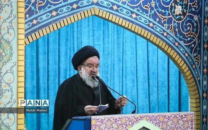 نپذیرفتن حکم ولی فقیه کوچک شمردن حکم خداوند است