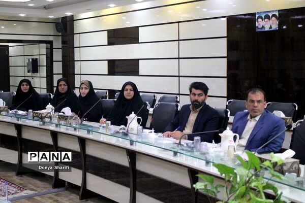 نشست هم‌اندیشی معاونان پرورشی و تربیت‌بدنی شهرستان‌ها و مناطق آموزش و پرورش استان بوشهر