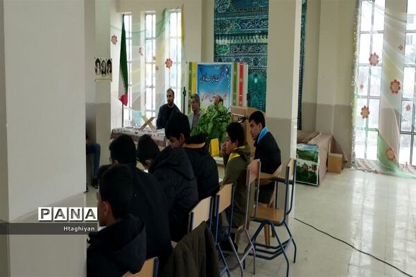 نشست مدیر سازمان دانش‌آموزی استان اصفهان با اعضای مجلس دانش‌آموزی و خبرنگاران پانا شهرستان خوانسار