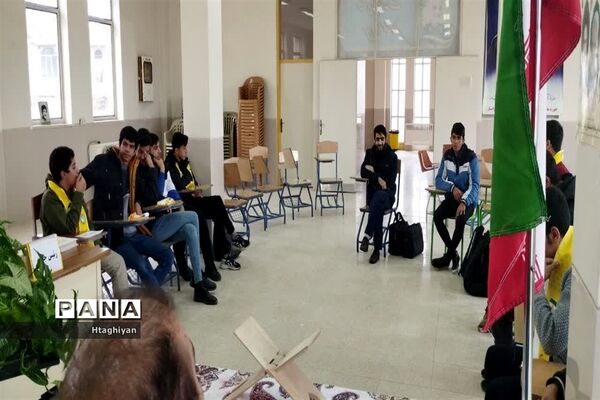 نشست مدیر سازمان دانش‌آموزی استان اصفهان با اعضای مجلس دانش‌آموزی و خبرنگاران پانا شهرستان خوانسار