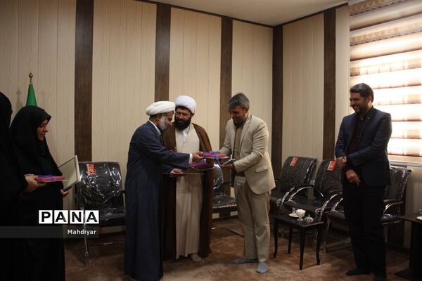 جلسه کمیته فرهنگی در دفتر امام جمعه بخش جوادآباد