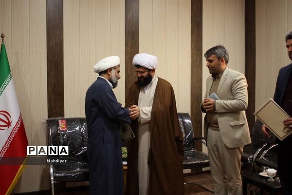 جلسه کمیته فرهنگی در دفتر امام جمعه بخش جوادآباد