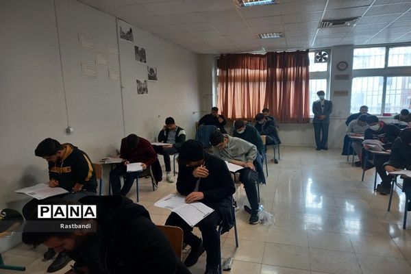 برگزاری آزمون‌های شبه کنکور در دبیرستان فرهنگ عرفان منطقه ۱۳