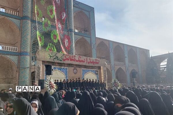 تشییع پیکر 15 شهید گلگون کفن تازه تفحص شده در یزد
