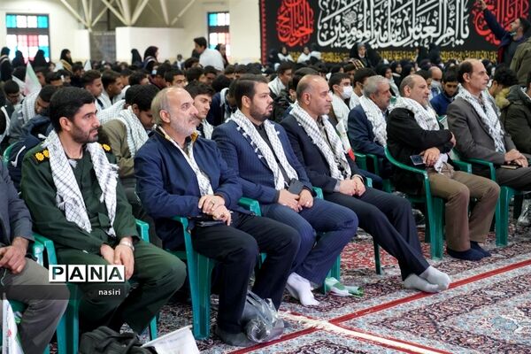 مجمع فرماندهان پیشگام بسیج دانش‌آموزی اصفهان در گلزار شهدا