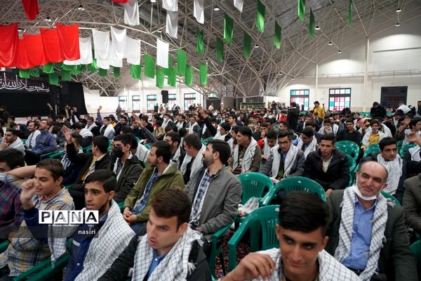 مجمع فرماندهان پیشگام بسیج دانش‌آموزی اصفهان در گلزار شهدا