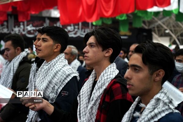 مجمع فرماندهان پیشگام بسیج دانش‌آموزی اصفهان در گلزار شهدا