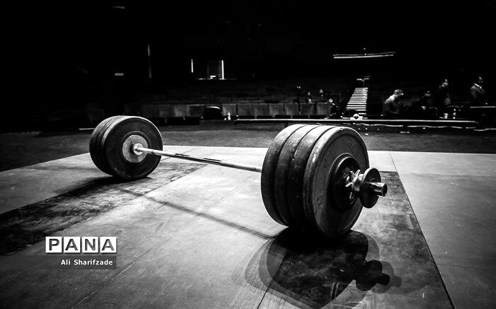 تیم ملی وزنه‌برداری ایران  در سکوی جهان ایستاد