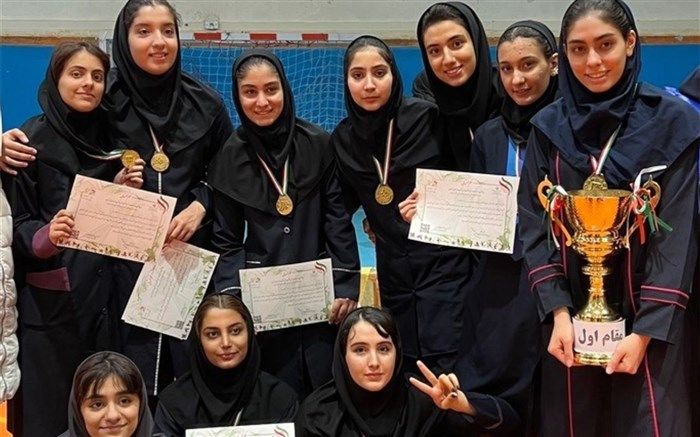 دانش‌آموزان  والیبالیست مقام اول را در مسابقات شهر تهران کسب کردند