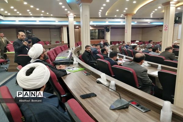 نشست رابطین کمیته‌های همکاری حوزه و آموزش و پرورش در قم