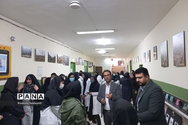 برگزاری نمایشگاه شمیم یاس در هنرستان مبتکران رودهن