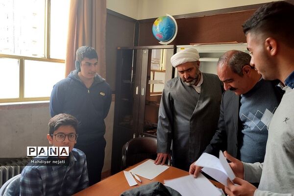 بازدید رئیس امور مدارس سمپاد کشور از مدرسه استعدادهای درخشان شهید بهشتی رودهن