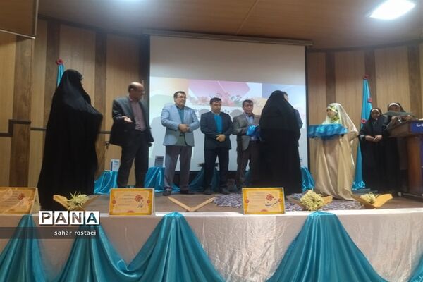 تجلیل از برگزیدگان مسابقات قرآنی ناحیه3 شیراز