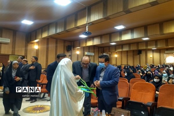 تجلیل از برگزیدگان مسابقات قرآنی ناحیه3 شیراز