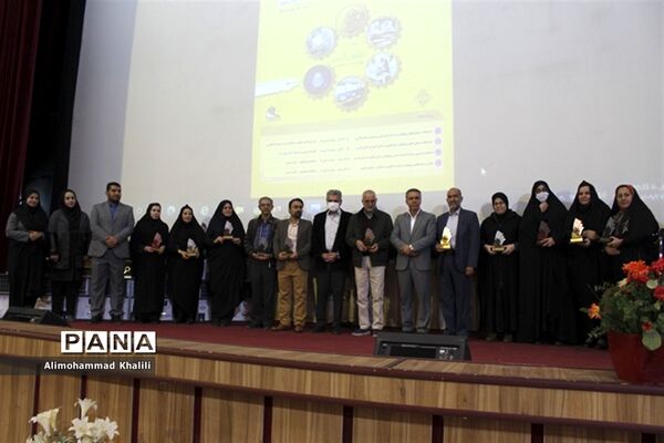 آئین تجلیل از دانش‌آموزان پژوهشگر در استان فارس