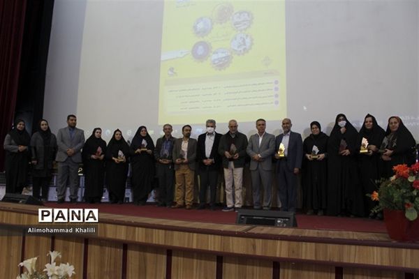 آئین تجلیل از دانش‌آموزان پژوهشگر در استان فارس