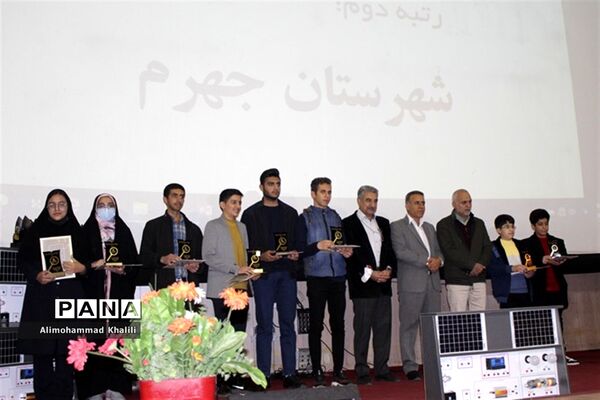 آئین تجلیل از دانش‌آموزان پژوهشگر در استان فارس