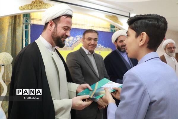 تجلیل از مقام آوران قرآنی آذربایجان شرقی