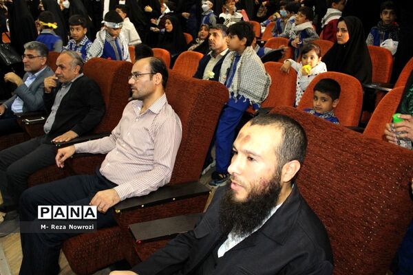 استقبال دانش‌آموزان دختر مدارس غیر دولتی شهرستان بوشهر از شهید گمنام
