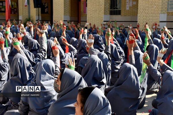 مراسم تشییع شهید گمنام در دبیرستان قاضی گله دار استان فارس