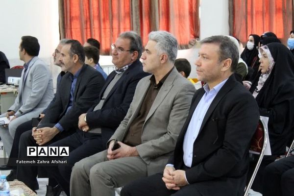 افتتاح اولین مدرسه متاورس استان و تجلیل از برگزیدگان پژوهشی شهرستان سمنان