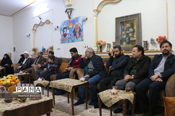 دیدار رئیس سازمان نهضت سواد‌آموزی با خانواده های شهدا در قم