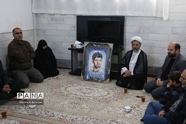 دیدار رئیس سازمان نهضت سواد‌آموزی با خانواده های شهدا در قم