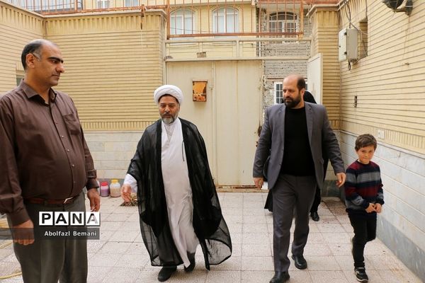 دیدار رئیس سازمان نهضت سواد‌آموزی با خانواده های شهدا در قم
