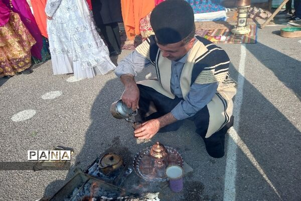 جشنواره غذای سنتی چهارمحال وبختیاری و شب یلدا در دبیرستان مرضیه