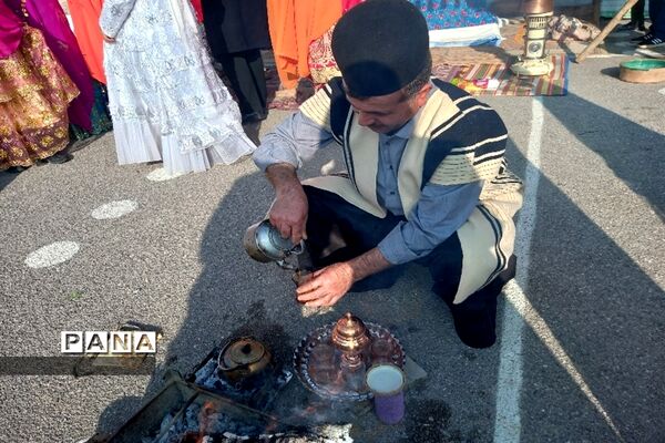 جشنواره غذای سنتی چهارمحال وبختیاری و شب یلدا در دبیرستان مرضیه